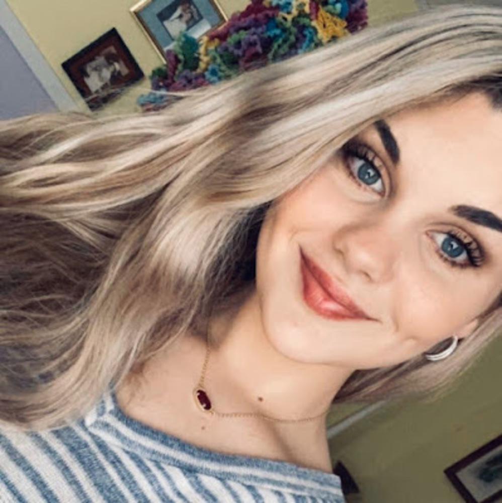 Meet your Posher, Chloe